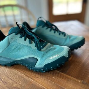 LIKE NEW Tecnica Magma 2.0 S GTX Aqua Color Trail Shoes Sz 8